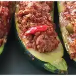 Gefüllte Zucchini mit Hack