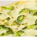 Low Carb Brokkoli-Omelette mit Käse