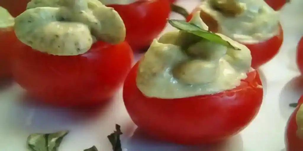 Low Carb Gefüllte Tomaten