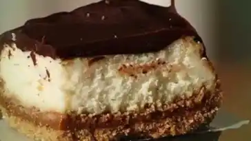 Low carb Bratapfel-Käsekuchen mit Stollenboden