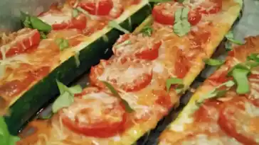 Low carb Zucchini Pizzen
