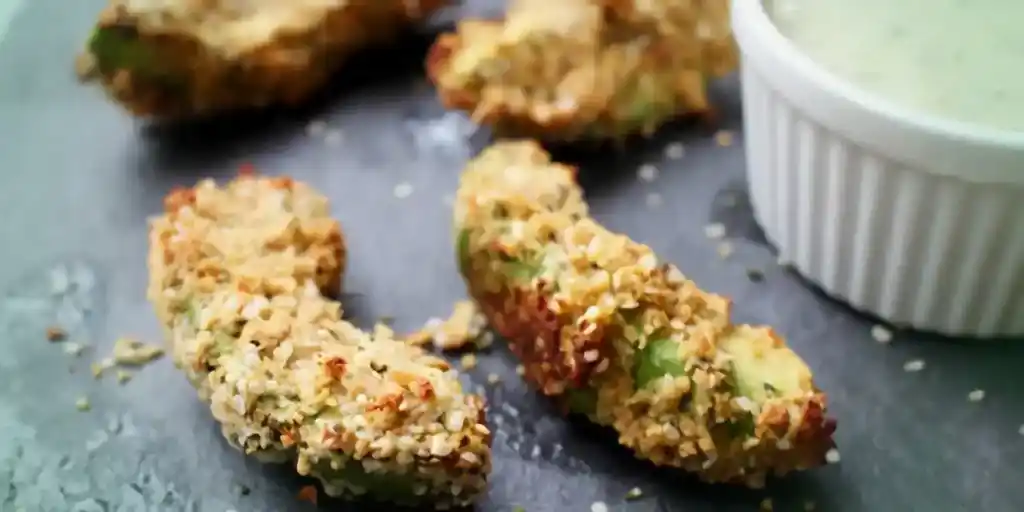 Falafel-Sticks mit Sesamkruste