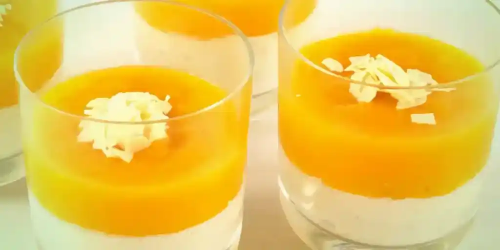Kokos Quark mit Mangoschaum