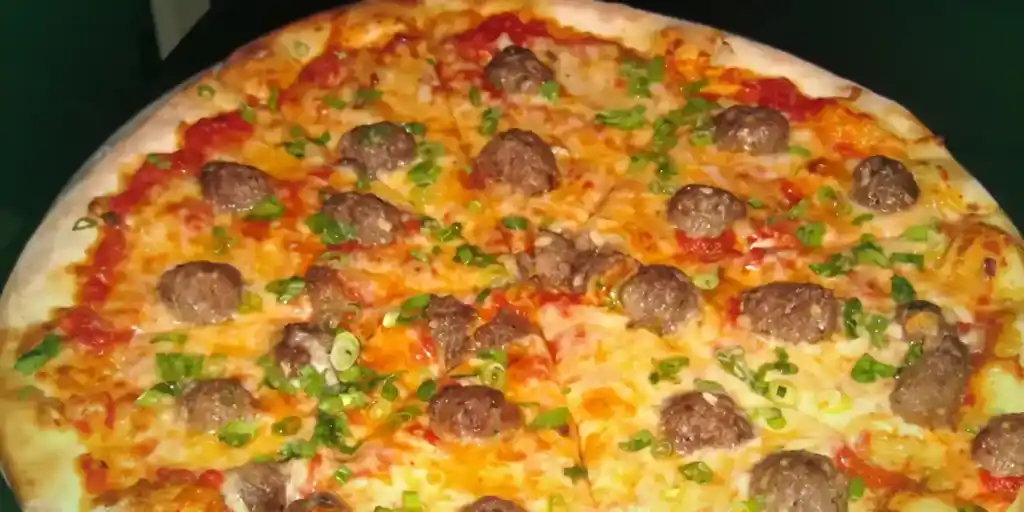 low carb Pizza Salsiccia