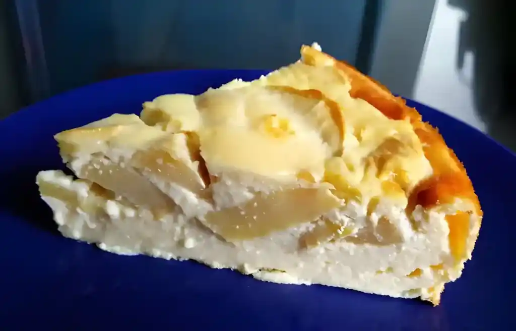 Bodenloser low carb Käsekuchen mit Äpfeln
