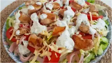 Das geheime Rezept für einen köstlichen und kohlenhydratarmen Sattmacher Salat