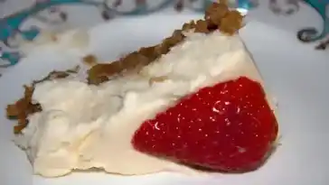 ERDBEER EISTORTE MIT FRISCHKÄSE, SUPER LECKER!