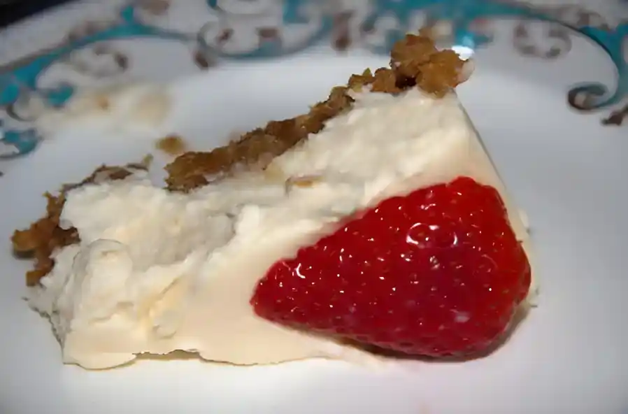 ERDBEER EISTORTE MIT FRISCHKÄSE, SUPER LECKER!