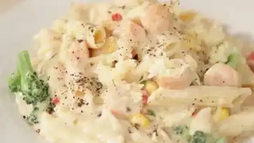 Einfache low carb Käsesauce für Nudeln