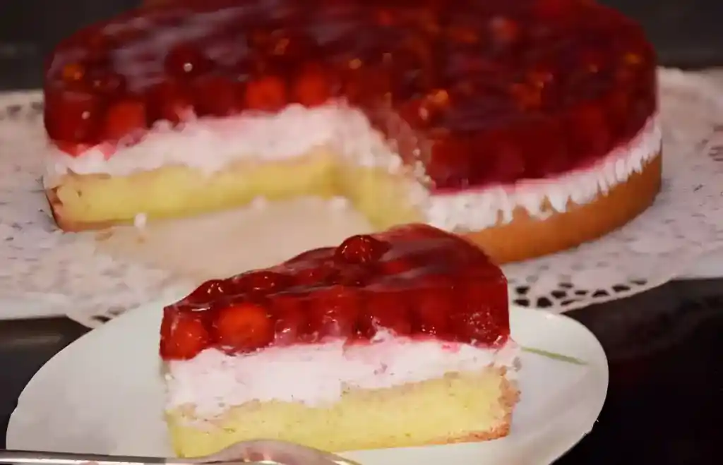Erdbeer-Mascarpone-Torte mit Tortenguss