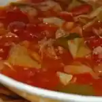 Feurige Hack-Tomaten Suppe