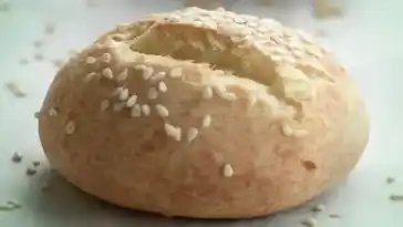 Fluffiges Kalorienarme Chia-Cheese-Brötchen