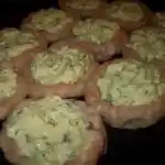 Hackfleisch-Nester mit Käse-Füllung aus dem Backofen