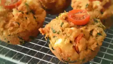 Kalorienarme Oat muffins with feta and paprika