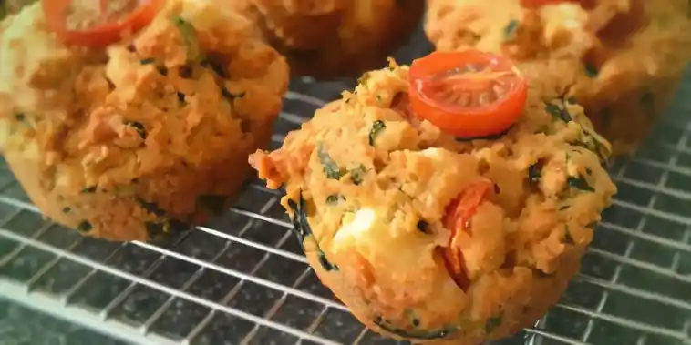Kalorienarme Oat muffins with feta and paprika
