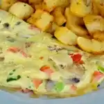 Kräuteromelett mit Kurkumaspargel