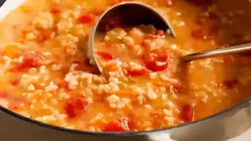 Leichte Tomatensuppe mit Reis