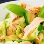 Low Carb Avocado-Lachs Bowl
