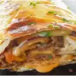 Low Carb Big Mac Rolle mit frischen Zutaten