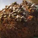 Low-Carb Brot mit Sonnenblumenkernen