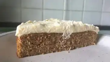 Low Carb Möhrenkuchem mit Frischkäsefrosting