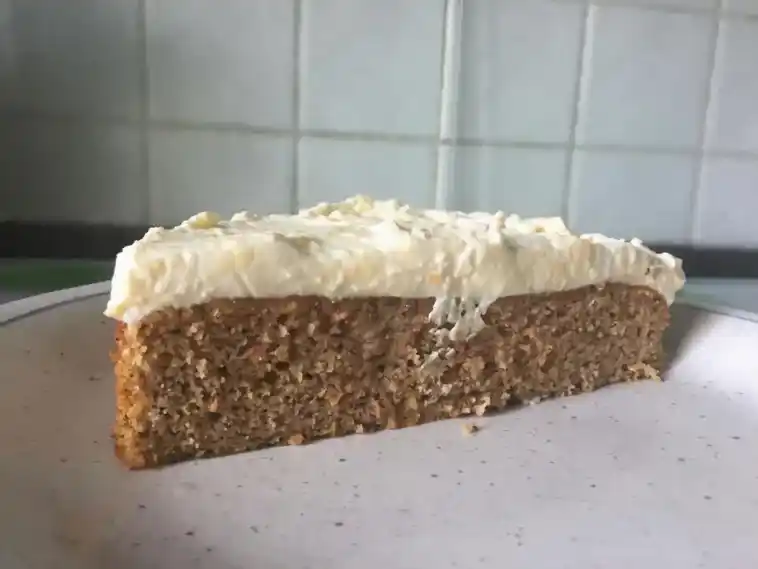 Low Carb Möhrenkuchem mit Frischkäsefrosting