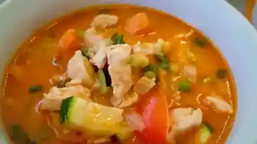 Low carb Thai Chicken- Gemüsesuppe