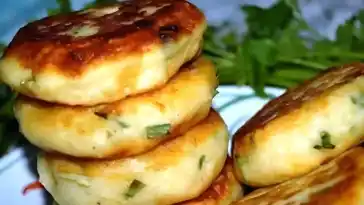 SCHNELLE KARTOFFELFLADEN MIT KNOBLAUCH