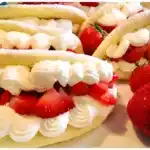Schaum-Omelette mit Erdbeeren