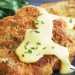 Schnitzelröllchen mit Nusskruste