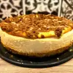 Schoko-Käsekuchen mit Haselnuss-Streuseln (zuckerfrei)