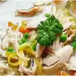 Warme Hühnersuppe für kühle Winter