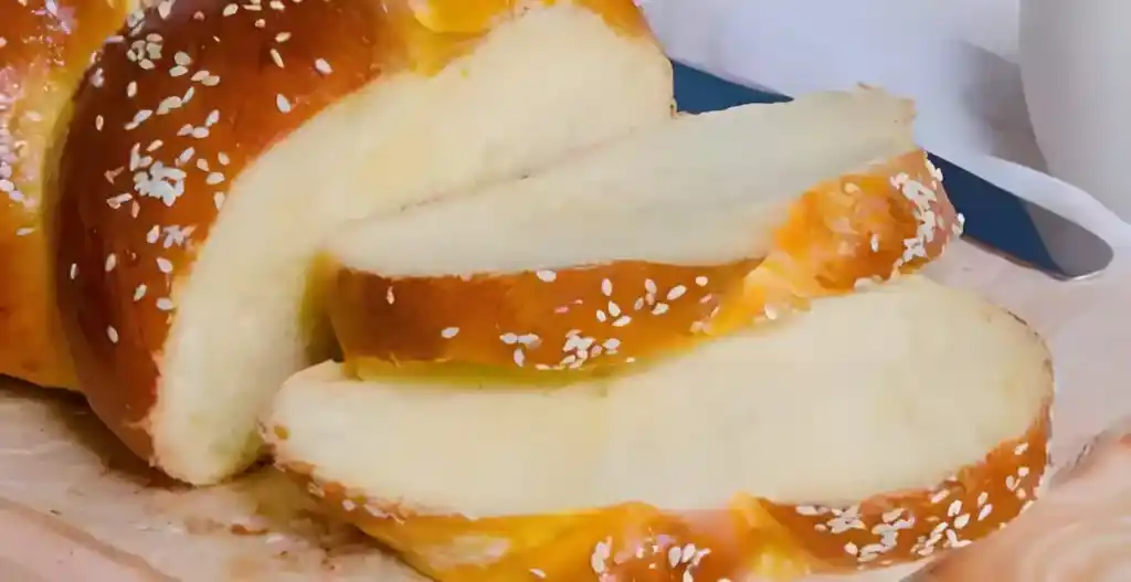 Zimt-Hefezöpfe aus dem Backofen