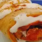 Zimtrolle mit griechischem Joghurt