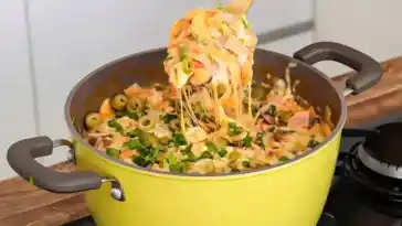 30 MINUTEN GEMÜSEEINTOPF MIT MOZARELLA