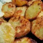 Amerikanische Parmesankartoffeln (im Ofen gebraten)
