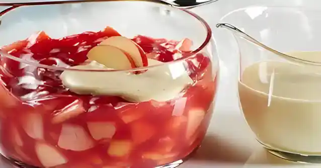 Apfelgrütze mit sahniger Soße