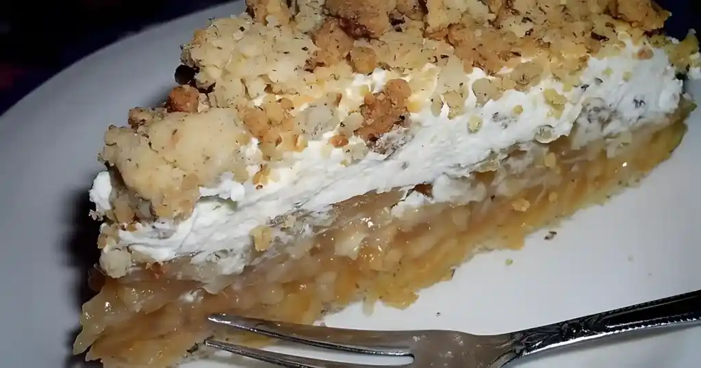 Apfeltorte mit Nussstreuseln