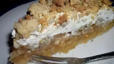 Apfeltorte mit Nussstreuseln