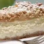 Apple Crumble Cheesecake