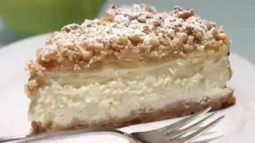 Apple Crumble Cheesecake