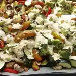 Backofengemüse auf Schafskäse
