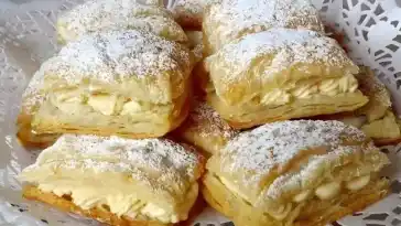 Blätterteigschnitten mit Paradiescreme