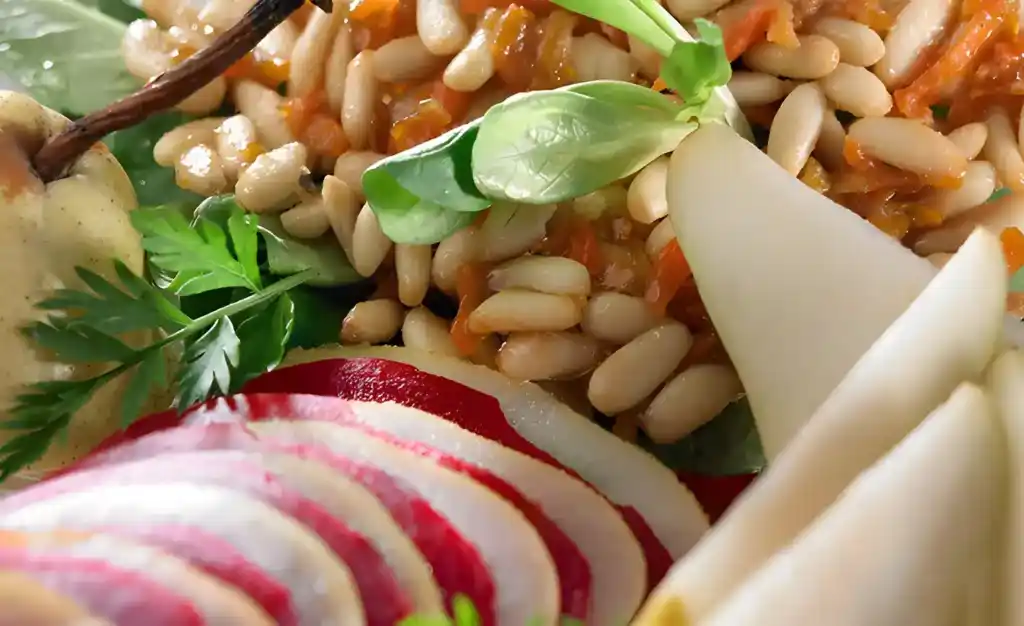Carpaccio von der Rote Bete mit Feldsalat und Birnen