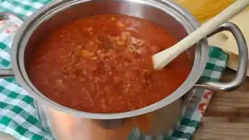Echte Sauce Bolognese, schmeckt am nächsten Tag sogar besser