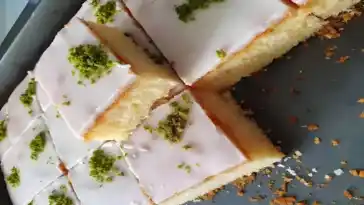 Ein Zitronenkuchen vom Blech