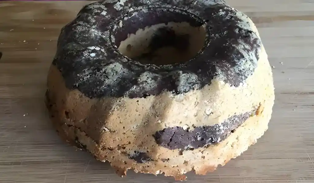 FITNESS-Gugelhupf mit Äpfeln und Haferflocken