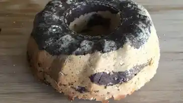 FITNESS-Gugelhupf mit Äpfeln und Haferflocken