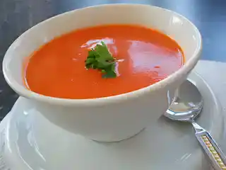 Feine Tomatensuppe