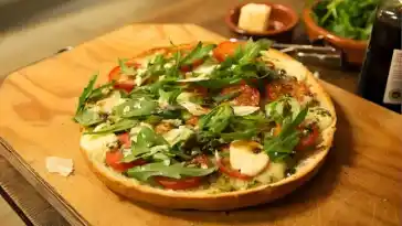 Fladenbrotpizza “Napoli”